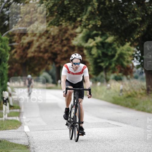 30.08.2026 - Elbe Triathlon Hamburg Michael Burmester http://msf.ph/oto/10074973 30.08.2026 10:55:57 Radfahren 931, 1138, 1252 meine-sportfotos.de