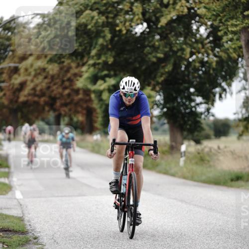 30.08.2026 - Elbe Triathlon Hamburg Michael Burmester http://msf.ph/oto/10074991 30.08.2026 10:56:51 Radfahren 974, 1026, 1126, 1191, 1193, 1276 meine-sportfotos.de