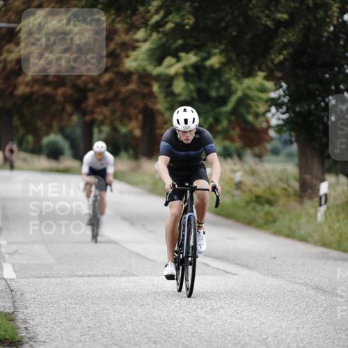 30.08.2026 - Elbe Triathlon Hamburg Michael Burmester http://msf.ph/oto/10075073 30.08.2026 10:58:05 Radfahren 1371, 1456 meine-sportfotos.de