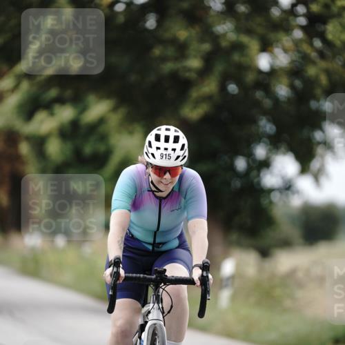 30.08.2026 - Elbe Triathlon Hamburg Michael Burmester http://msf.ph/oto/10075097 30.08.2026 10:58:42 Radfahren 915, 1051, 1434 meine-sportfotos.de