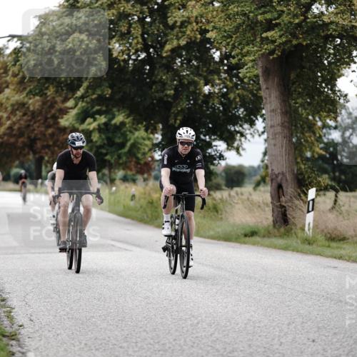 30.08.2026 - Elbe Triathlon Hamburg Michael Burmester http://msf.ph/oto/10075203 30.08.2026 11:00:25 Radfahren 888, 1129, 1237, 1322, 1379 meine-sportfotos.de