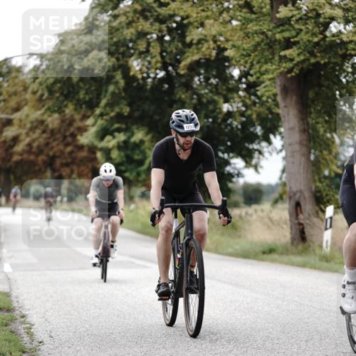 30.08.2026 - Elbe Triathlon Hamburg Michael Burmester http://msf.ph/oto/10075206 30.08.2026 11:00:26 Radfahren 888, 1129, 1237, 1322, 1379 meine-sportfotos.de