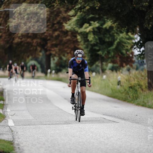 30.08.2026 - Elbe Triathlon Hamburg Michael Burmester http://msf.ph/oto/10075219 30.08.2026 11:00:37 Radfahren 1377, 1455 meine-sportfotos.de