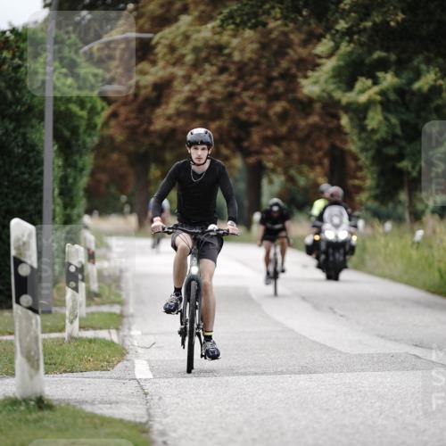 30.08.2026 - Elbe Triathlon Hamburg Michael Burmester http://msf.ph/oto/10075235 30.08.2026 11:00:59 Radfahren 1011, 1149, 1426 meine-sportfotos.de