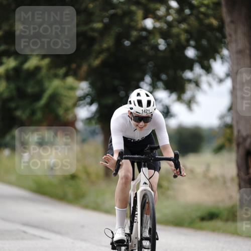 30.08.2026 - Elbe Triathlon Hamburg Michael Burmester http://msf.ph/oto/10075255 30.08.2026 11:01:23 Radfahren 1383, 1421 meine-sportfotos.de