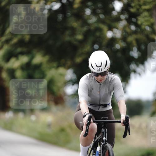 30.08.2026 - Elbe Triathlon Hamburg Michael Burmester http://msf.ph/oto/10075272 30.08.2026 11:01:34 Radfahren 941, 1367 meine-sportfotos.de