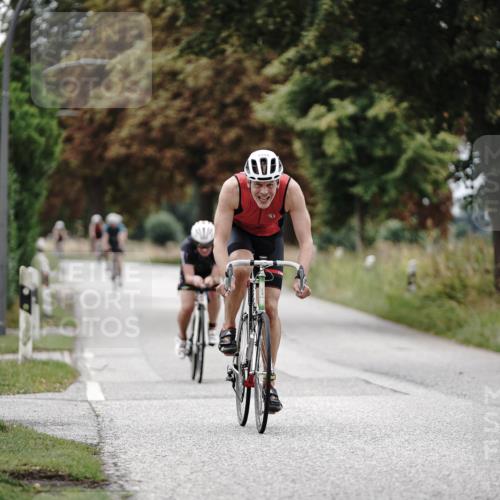 30.08.2026 - Elbe Triathlon Hamburg Michael Burmester http://msf.ph/oto/10075394 30.08.2026 11:04:11 Radfahren 1227, 1313, 1318, 1334 meine-sportfotos.de
