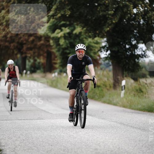 30.08.2026 - Elbe Triathlon Hamburg Michael Burmester http://msf.ph/oto/10075405 30.08.2026 11:04:21 Radfahren 904, 1158, 1227, 1424 meine-sportfotos.de