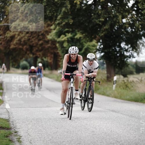 30.08.2026 - Elbe Triathlon Hamburg Michael Burmester http://msf.ph/oto/10075435 30.08.2026 11:04:40 Radfahren 820, 1169, 1256, 1295, 1362, 1392 meine-sportfotos.de