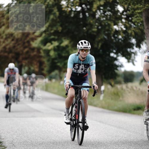 30.08.2026 - Elbe Triathlon Hamburg Michael Burmester http://msf.ph/oto/10075573 30.08.2026 11:06:36 Radfahren 759, 1195, 1255, 1302, 1319, 1358, 1388, 1405 meine-sportfotos.de