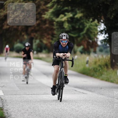 30.08.2026 - Elbe Triathlon Hamburg Michael Burmester http://msf.ph/oto/10075606 30.08.2026 11:06:56 Radfahren 1264, 1298, 1374 meine-sportfotos.de