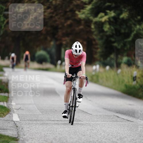 30.08.2026 - Elbe Triathlon Hamburg Michael Burmester http://msf.ph/oto/10075614 30.08.2026 11:07:03 Radfahren 1420 meine-sportfotos.de