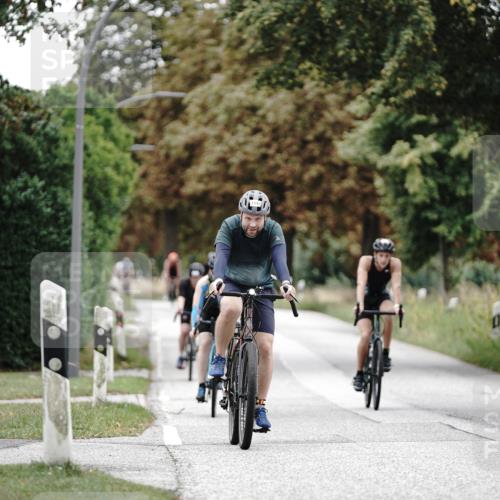 30.08.2026 - Elbe Triathlon Hamburg Michael Burmester http://msf.ph/oto/10075647 30.08.2026 11:07:34 Radfahren 925, 985, 1142, 1242, 1273, 1372, 1397 meine-sportfotos.de