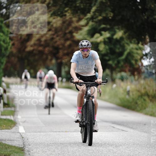 30.08.2026 - Elbe Triathlon Hamburg Michael Burmester http://msf.ph/oto/10075681 30.08.2026 11:07:49 Radfahren 1287, 1300, 1325, 1354, 1364, 1386, 1417, 1438 meine-sportfotos.de