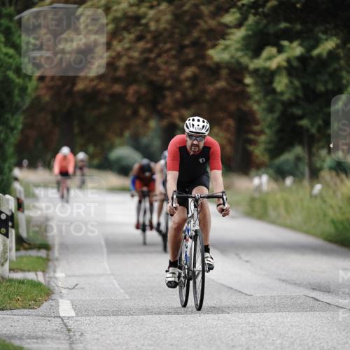 30.08.2026 - Elbe Triathlon Hamburg Michael Burmester http://msf.ph/oto/10075778 30.08.2026 11:09:20 Radfahren 1299, 1353, 1422, 1441 meine-sportfotos.de