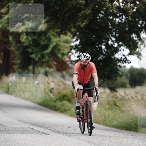 30.08.2026 - Elbe Triathlon Hamburg Michael Burmester http://msf.ph/oto/10075862 30.08.2026 11:10:20 Radfahren 1145, 1239 meine-sportfotos.de