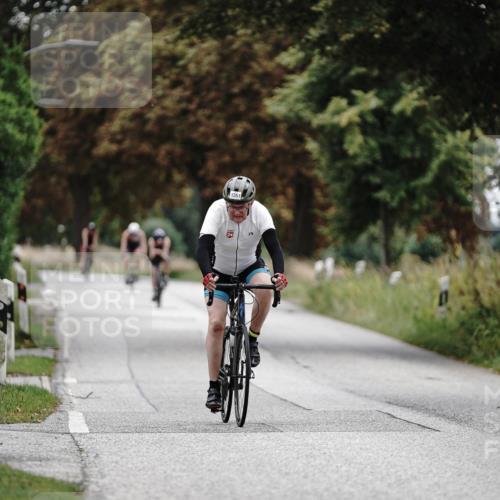 30.08.2026 - Elbe Triathlon Hamburg Michael Burmester http://msf.ph/oto/10075871 30.08.2026 11:10:40 Radfahren 1351, 1427, 1447, 1452 meine-sportfotos.de