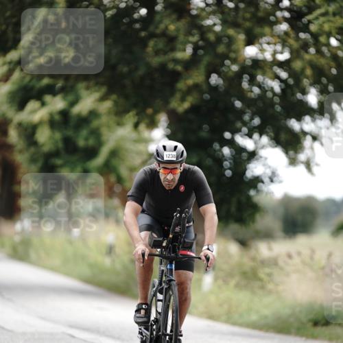 30.08.2026 - Elbe Triathlon Hamburg Michael Burmester http://msf.ph/oto/10075901 30.08.2026 11:11:11 Radfahren 1238 meine-sportfotos.de