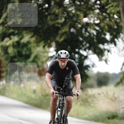30.08.2026 - Elbe Triathlon Hamburg Michael Burmester http://msf.ph/oto/10075902 30.08.2026 11:11:12 Radfahren 1238 meine-sportfotos.de