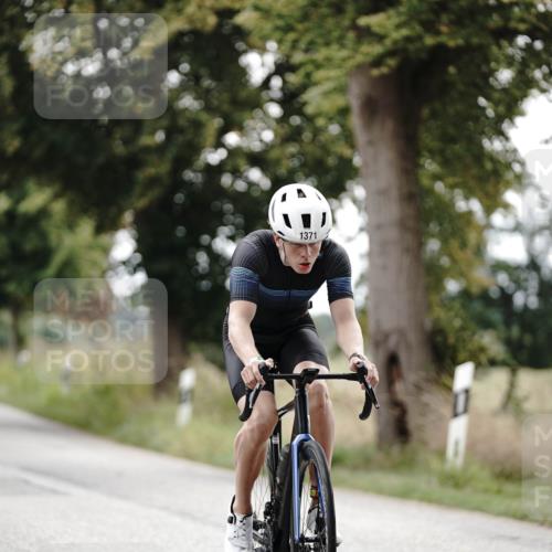 30.08.2026 - Elbe Triathlon Hamburg Michael Burmester http://msf.ph/oto/10075941 30.08.2026 11:12:06 Radfahren 1371, 1466 meine-sportfotos.de