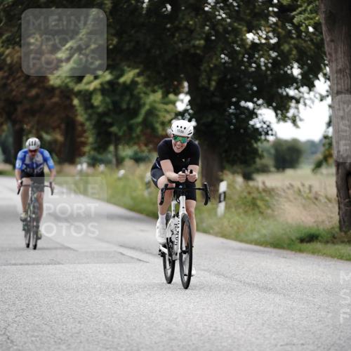 30.08.2026 - Elbe Triathlon Hamburg Michael Burmester http://msf.ph/oto/10075943 30.08.2026 11:12:17 Radfahren 1336, 1536, 1581 meine-sportfotos.de