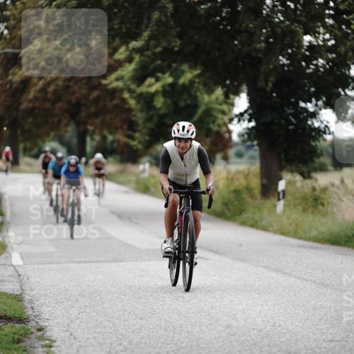 30.08.2026 - Elbe Triathlon Hamburg Michael Burmester http://msf.ph/oto/10075966 30.08.2026 11:12:33 Radfahren 1252, 1288, 1444, 1467, 1479, 1496 meine-sportfotos.de