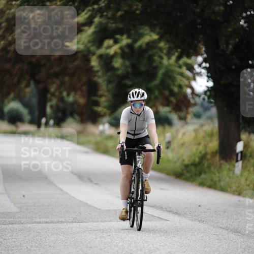 30.08.2026 - Elbe Triathlon Hamburg Michael Burmester http://msf.ph/oto/10076009 30.08.2026 11:13:06 Radfahren 1409 meine-sportfotos.de