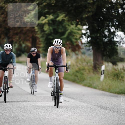 30.08.2026 - Elbe Triathlon Hamburg Michael Burmester http://msf.ph/oto/10076099 30.08.2026 11:14:37 Radfahren 1418, 1433, 1497, 1538, 1544, 1560 meine-sportfotos.de