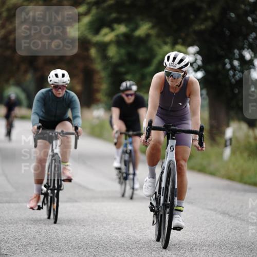30.08.2026 - Elbe Triathlon Hamburg Michael Burmester http://msf.ph/oto/10076101 30.08.2026 11:14:37 Radfahren 1418, 1433, 1497, 1538, 1544, 1560 meine-sportfotos.de