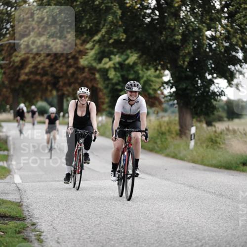 30.08.2026 - Elbe Triathlon Hamburg Michael Burmester http://msf.ph/oto/10076190 30.08.2026 11:16:15 Radfahren 835, 1281, 1475, 1490, 1522, 1547 meine-sportfotos.de