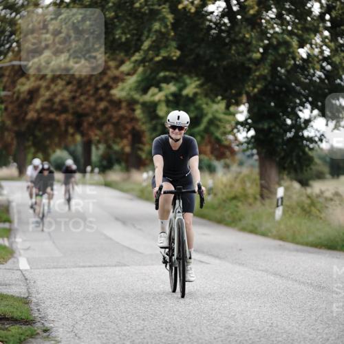 30.08.2026 - Elbe Triathlon Hamburg Michael Burmester http://msf.ph/oto/10076197 30.08.2026 11:16:18 Radfahren 835, 1281, 1475, 1490, 1522, 1547 meine-sportfotos.de