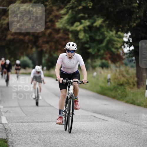 30.08.2026 - Elbe Triathlon Hamburg Michael Burmester http://msf.ph/oto/10076221 30.08.2026 11:17:10 Radfahren 888, 1421, 1574 meine-sportfotos.de