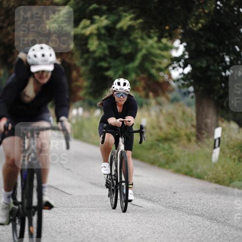30.08.2026 - Elbe Triathlon Hamburg Michael Burmester http://msf.ph/oto/10076234 30.08.2026 11:17:17 Radfahren 888, 1175, 1415, 1487 meine-sportfotos.de