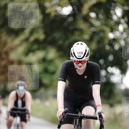 30.08.2026 - Elbe Triathlon Hamburg Michael Burmester http://msf.ph/oto/10076313 30.08.2026 11:18:28 Radfahren 1499, 1504, 1527 meine-sportfotos.de