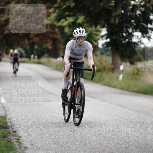 30.08.2026 - Elbe Triathlon Hamburg Michael Burmester http://msf.ph/oto/10076355 30.08.2026 11:19:24 Radfahren 1443, 1498, 1521 meine-sportfotos.de