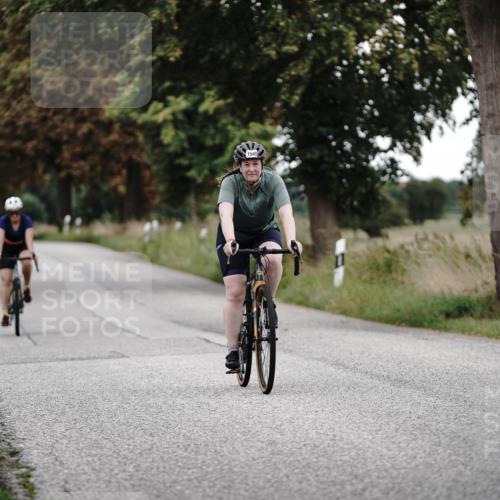 30.08.2026 - Elbe Triathlon Hamburg Michael Burmester http://msf.ph/oto/10076409 30.08.2026 11:19:59 Radfahren 1535, 1540, 1543 meine-sportfotos.de