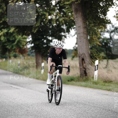 30.08.2026 - Elbe Triathlon Hamburg Michael Burmester http://msf.ph/oto/10076418 30.08.2026 11:20:18 Radfahren 1392, 1506 meine-sportfotos.de
