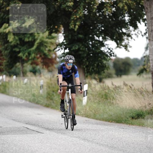 30.08.2026 - Elbe Triathlon Hamburg Michael Burmester http://msf.ph/oto/10076456 30.08.2026 11:20:56 Radfahren 1377, 1632 meine-sportfotos.de