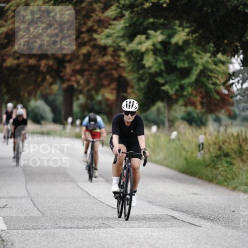 30.08.2026 - Elbe Triathlon Hamburg Michael Burmester http://msf.ph/oto/10076472 30.08.2026 11:21:14 Radfahren 1455, 1557, 1567 meine-sportfotos.de