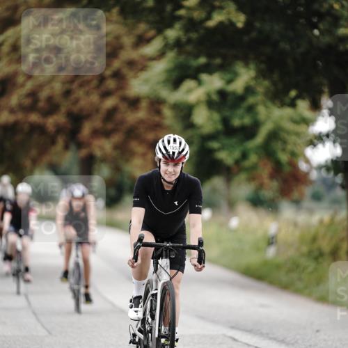 30.08.2026 - Elbe Triathlon Hamburg Michael Burmester http://msf.ph/oto/10076483 30.08.2026 11:21:19 Radfahren 1411, 1450, 1455, 1537, 1557, 1702 meine-sportfotos.de