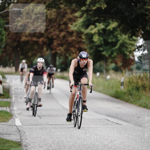 30.08.2026 - Elbe Triathlon Hamburg Michael Burmester http://msf.ph/oto/10076489 30.08.2026 11:21:21 Radfahren 1411, 1450, 1537, 1557, 1566, 1702 meine-sportfotos.de