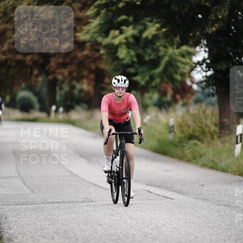 30.08.2026 - Elbe Triathlon Hamburg Michael Burmester http://msf.ph/oto/10076519 30.08.2026 11:21:40 Radfahren 1373, 1404, 1474 meine-sportfotos.de