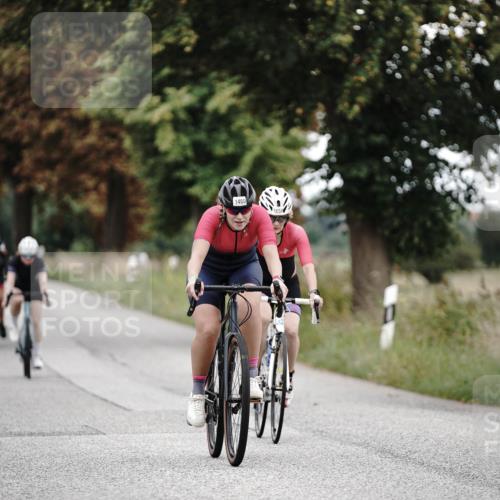 30.08.2026 - Elbe Triathlon Hamburg Michael Burmester http://msf.ph/oto/10076538 30.08.2026 11:21:57 Radfahren 1391, 1400, 1423, 1658, 1715 meine-sportfotos.de