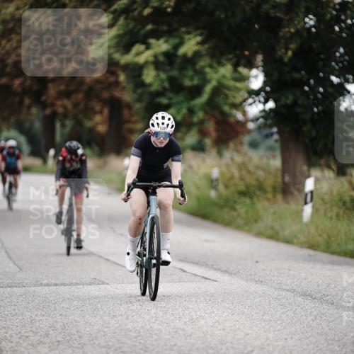 30.08.2026 - Elbe Triathlon Hamburg Michael Burmester http://msf.ph/oto/10076541 30.08.2026 11:21:59 Radfahren 801, 1391, 1400, 1423, 1658 meine-sportfotos.de
