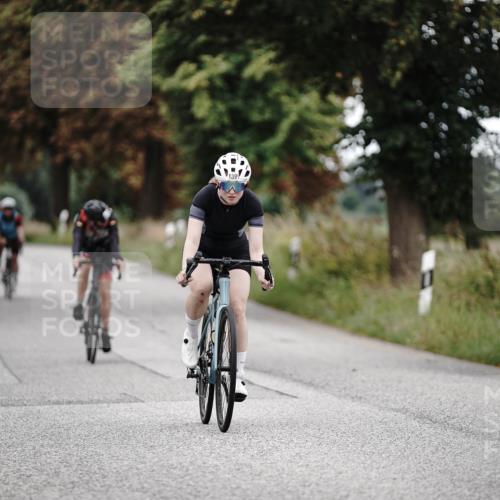 30.08.2026 - Elbe Triathlon Hamburg Michael Burmester http://msf.ph/oto/10076542 30.08.2026 11:21:59 Radfahren 801, 1391, 1400, 1423, 1658 meine-sportfotos.de