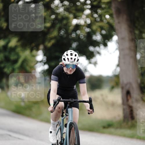 30.08.2026 - Elbe Triathlon Hamburg Michael Burmester http://msf.ph/oto/10076544 30.08.2026 11:22:00 Radfahren 801, 1391, 1400, 1423, 1596, 1633, 1658 meine-sportfotos.de