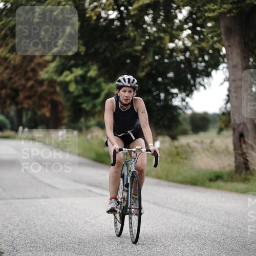 30.08.2026 - Elbe Triathlon Hamburg Michael Burmester http://msf.ph/oto/10076562 30.08.2026 11:22:08 Radfahren 801, 1596, 1633 meine-sportfotos.de