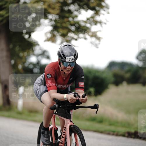 30.08.2026 - Elbe Triathlon Hamburg Michael Burmester http://msf.ph/oto/10076570 30.08.2026 11:22:21 Radfahren 1387, 1654 meine-sportfotos.de
