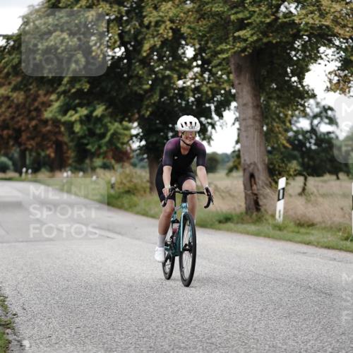 30.08.2026 - Elbe Triathlon Hamburg Michael Burmester http://msf.ph/oto/10076572 30.08.2026 11:22:22 Radfahren 1387, 1654 meine-sportfotos.de