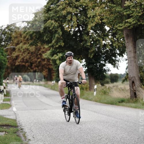 30.08.2026 - Elbe Triathlon Hamburg Michael Burmester http://msf.ph/oto/10076589 30.08.2026 11:22:40 Radfahren 1095, 1401, 1483 meine-sportfotos.de